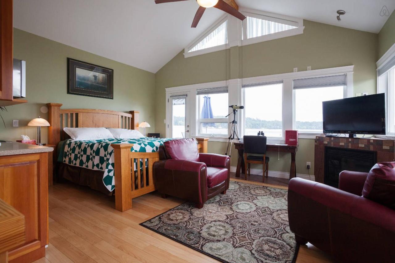 Birds Of A Feather Victoria Oceanfront Studio Suites Colwood Экстерьер фото