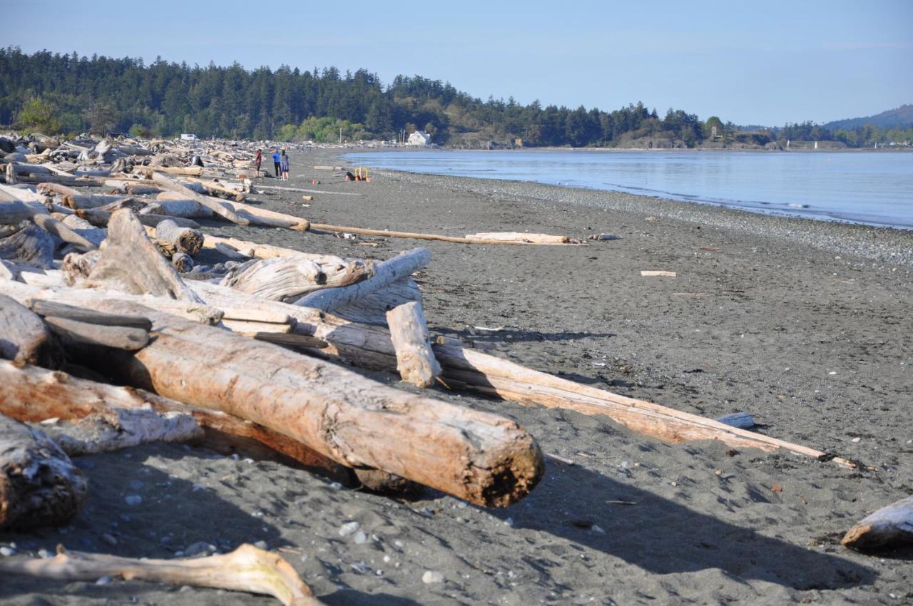 Birds Of A Feather Victoria Oceanfront Studio Suites Colwood Экстерьер фото
