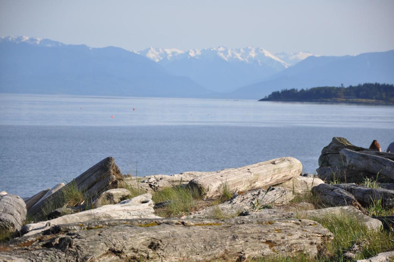 Birds Of A Feather Victoria Oceanfront Studio Suites Colwood Экстерьер фото