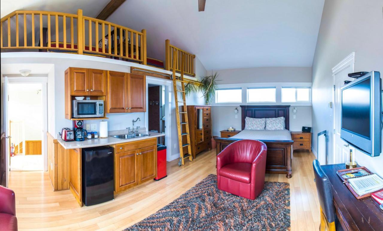 Birds Of A Feather Victoria Oceanfront Studio Suites Colwood Экстерьер фото