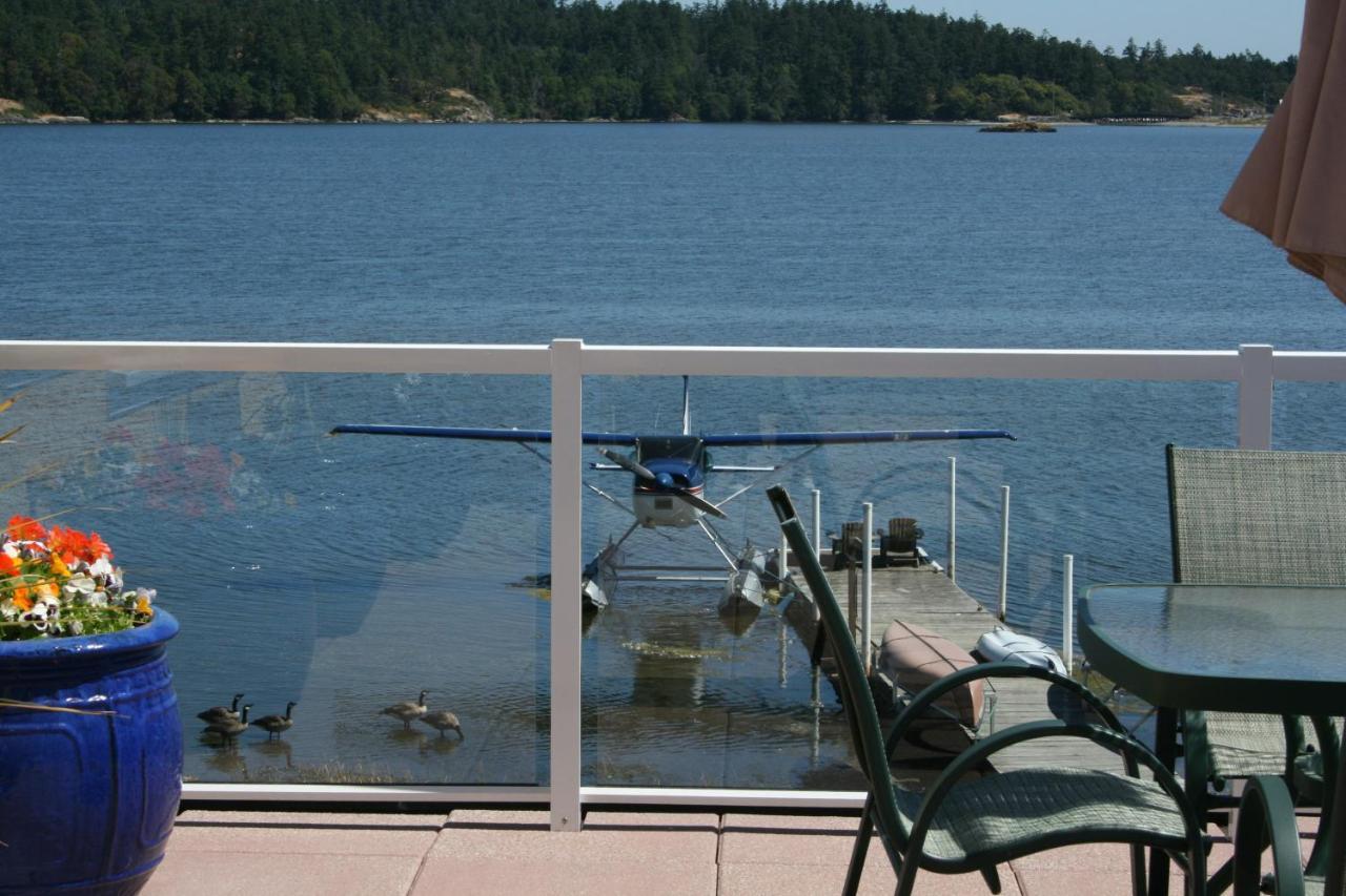 Birds Of A Feather Victoria Oceanfront Studio Suites Colwood Экстерьер фото
