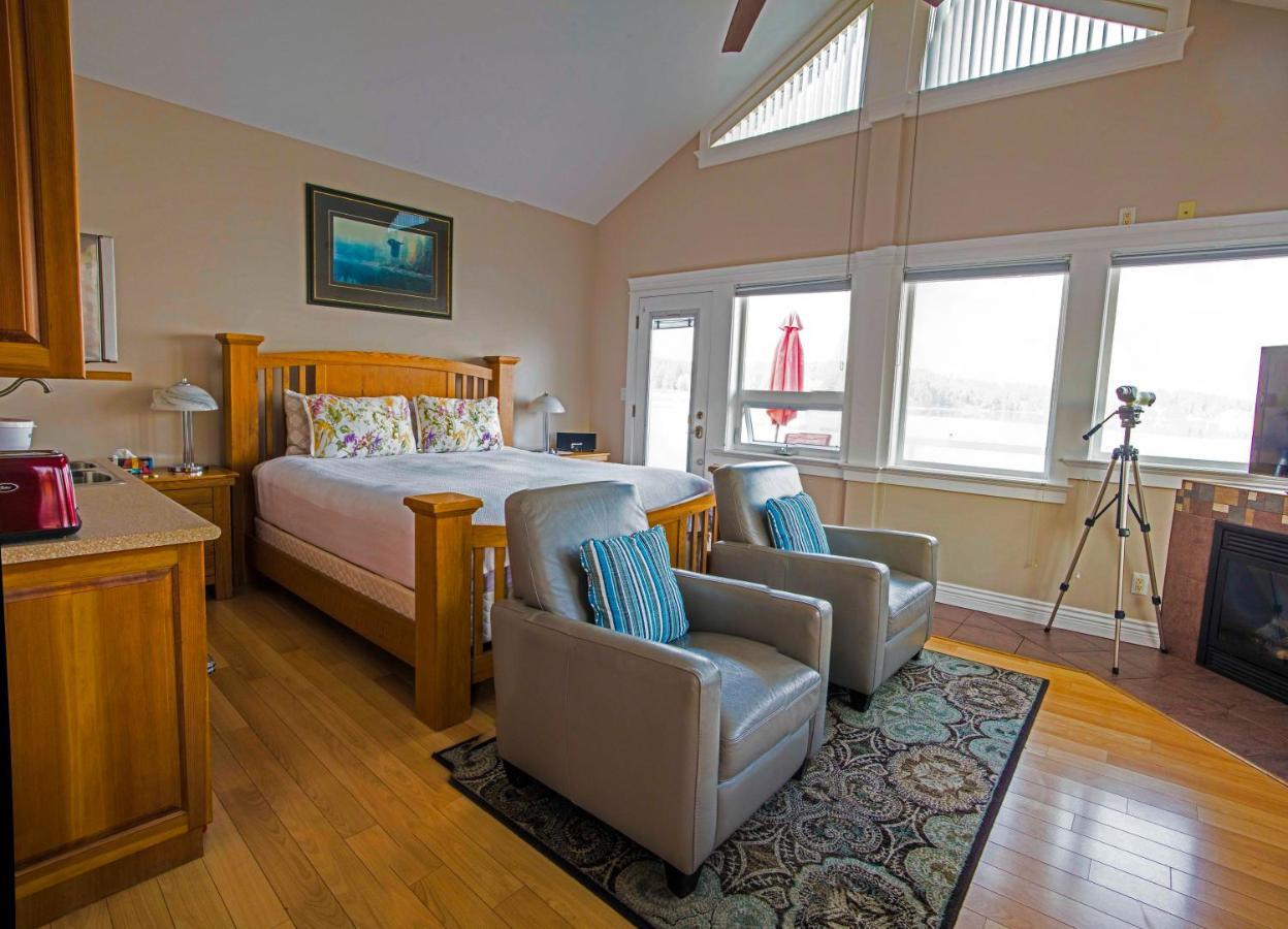 Birds Of A Feather Victoria Oceanfront Studio Suites Colwood Экстерьер фото