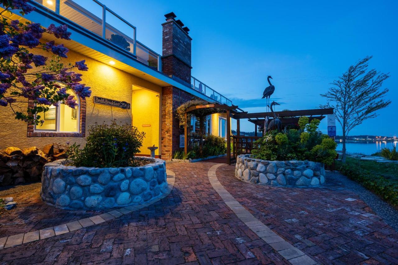 Birds Of A Feather Victoria Oceanfront Studio Suites Colwood Экстерьер фото