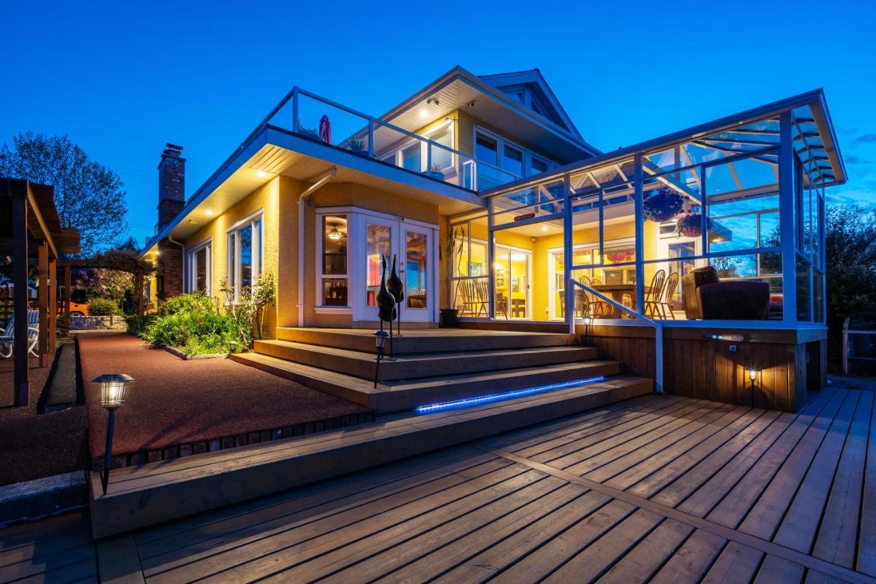 Birds Of A Feather Victoria Oceanfront Studio Suites Colwood Экстерьер фото
