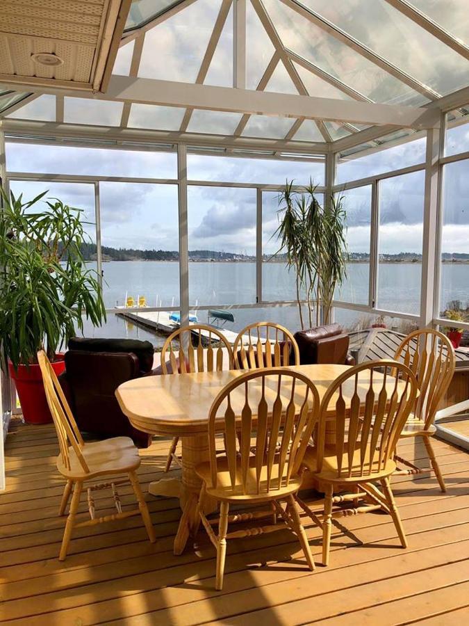 Birds Of A Feather Victoria Oceanfront Studio Suites Colwood Экстерьер фото