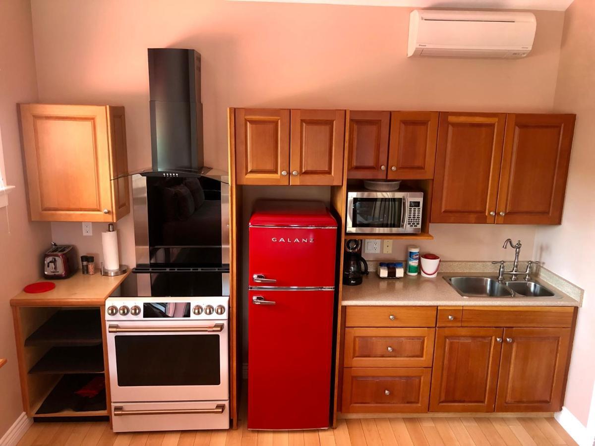 Birds Of A Feather Victoria Oceanfront Studio Suites Colwood Экстерьер фото