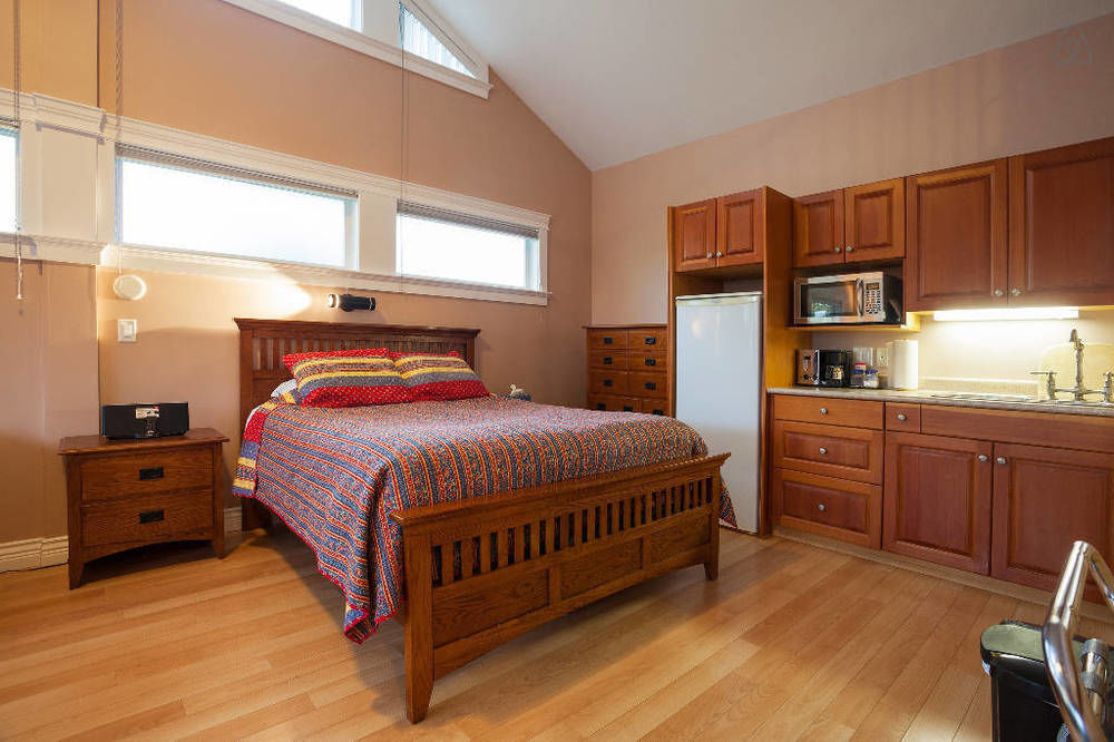 Birds Of A Feather Victoria Oceanfront Studio Suites Colwood Экстерьер фото