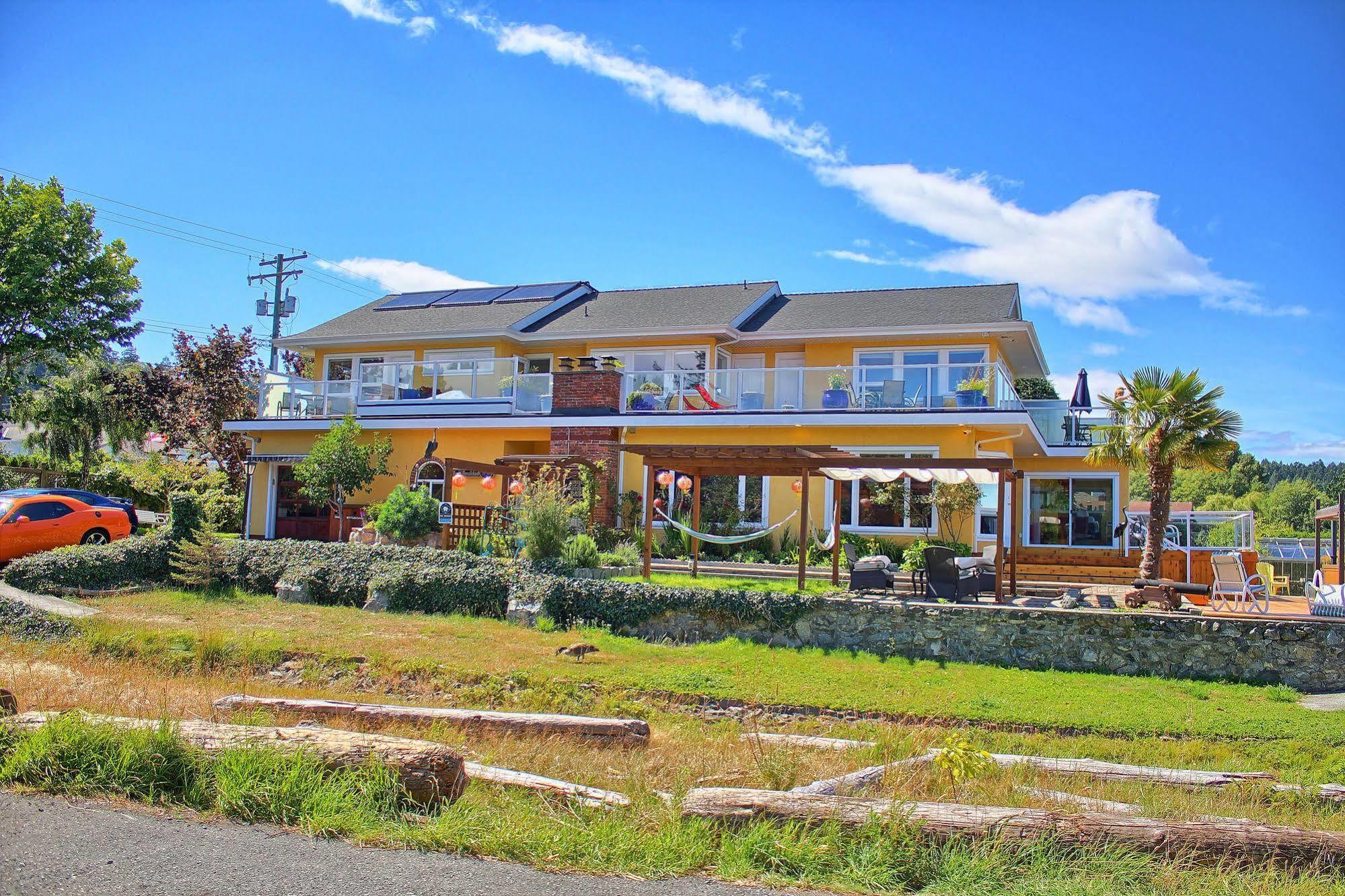 Birds Of A Feather Victoria Oceanfront Studio Suites Colwood Экстерьер фото